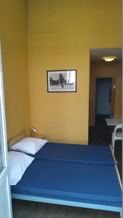 Van Gogh Youth Hostel City Centre Saint-Josse-ten-Noode Exteriör bild